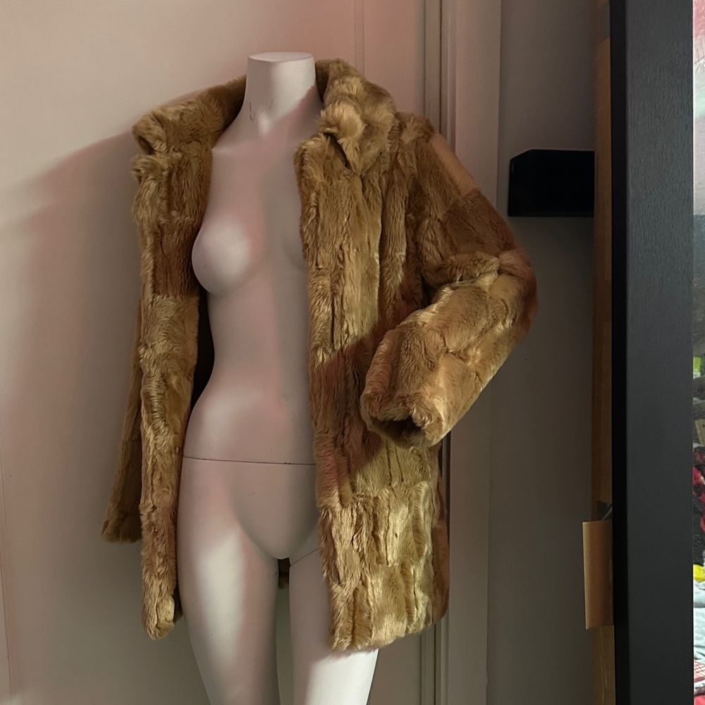 Silky smooth warm cozy Forever 21 teddy jacket Women's Tan Faux Fur Coat winter